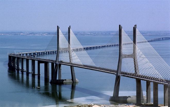 Bridge Inspection Equipment in Europe - Vasco Da Gama Bridge