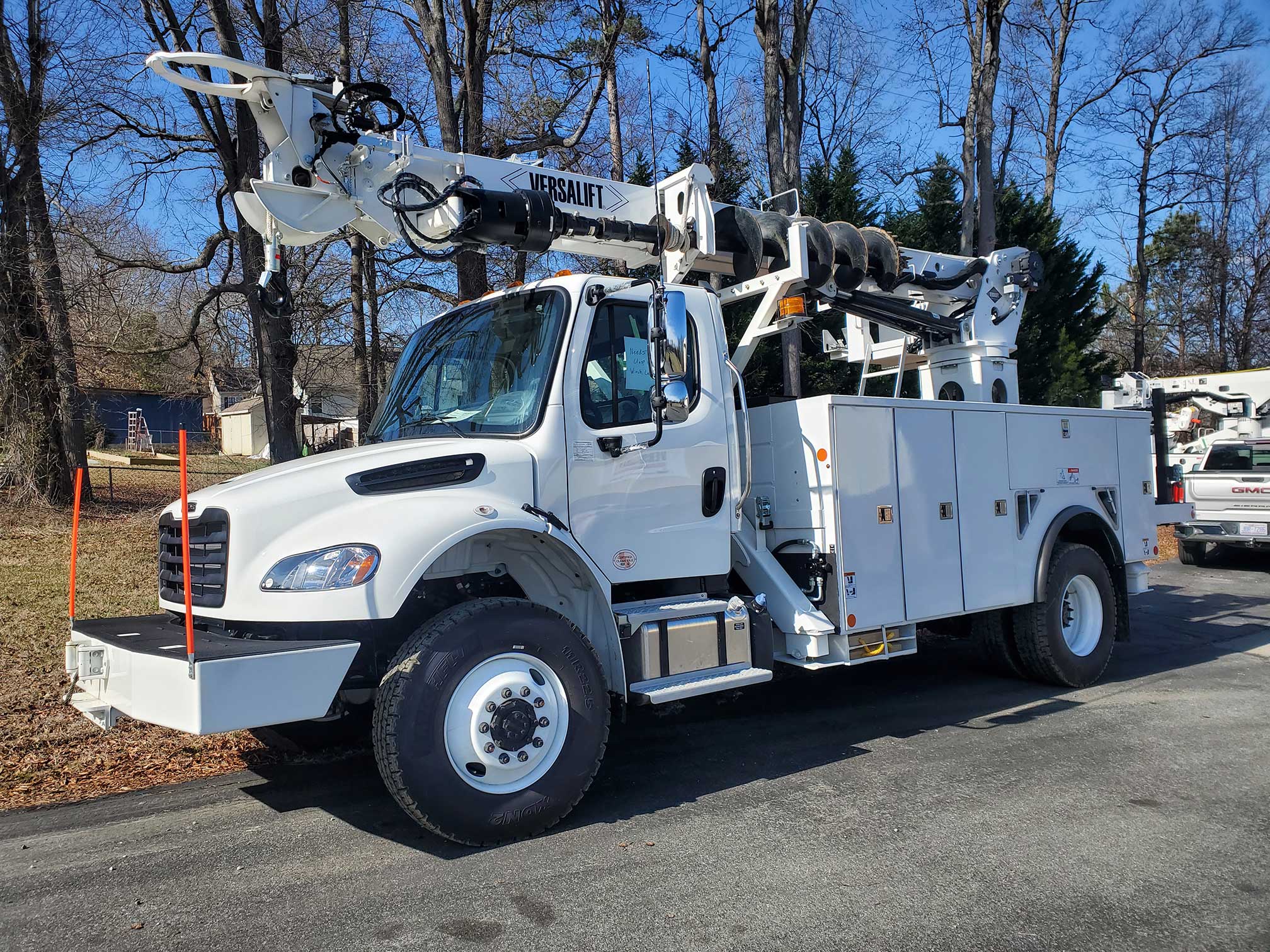 TMD-2047-T-Streetside Versalift Digger Derrick TMD-2047-T