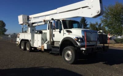 5 Signs It’s Time to Replace Your Old Bucket Truck