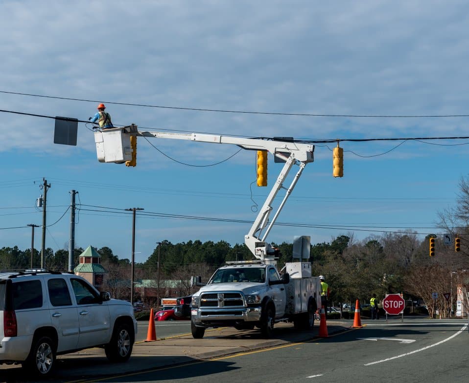 Bucket Trucks for Sign, Light and Traffic