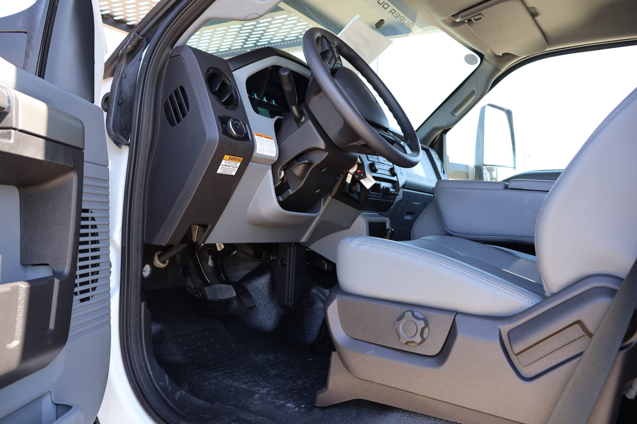 VO-260-REV - 2023 Ford F-750 4x2 Gas - Chip Body (12)