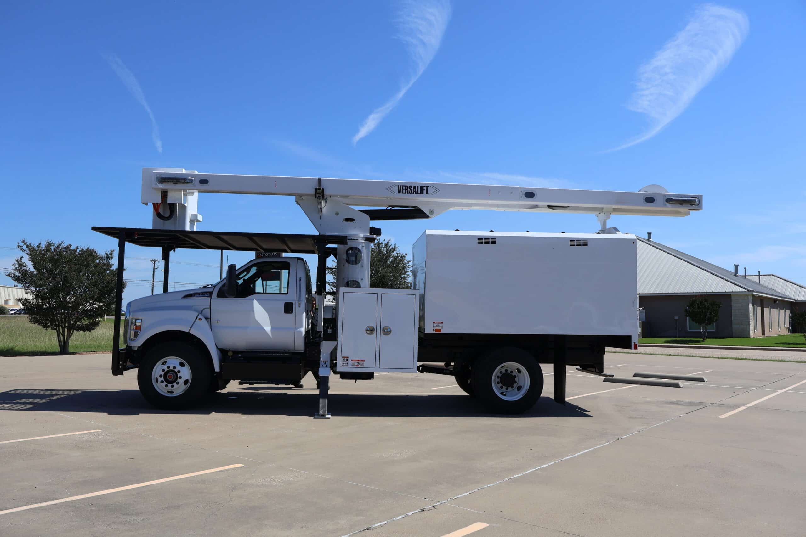 VO-260-REV - 2023 Ford F-750 4x2 Gas - Chip Body