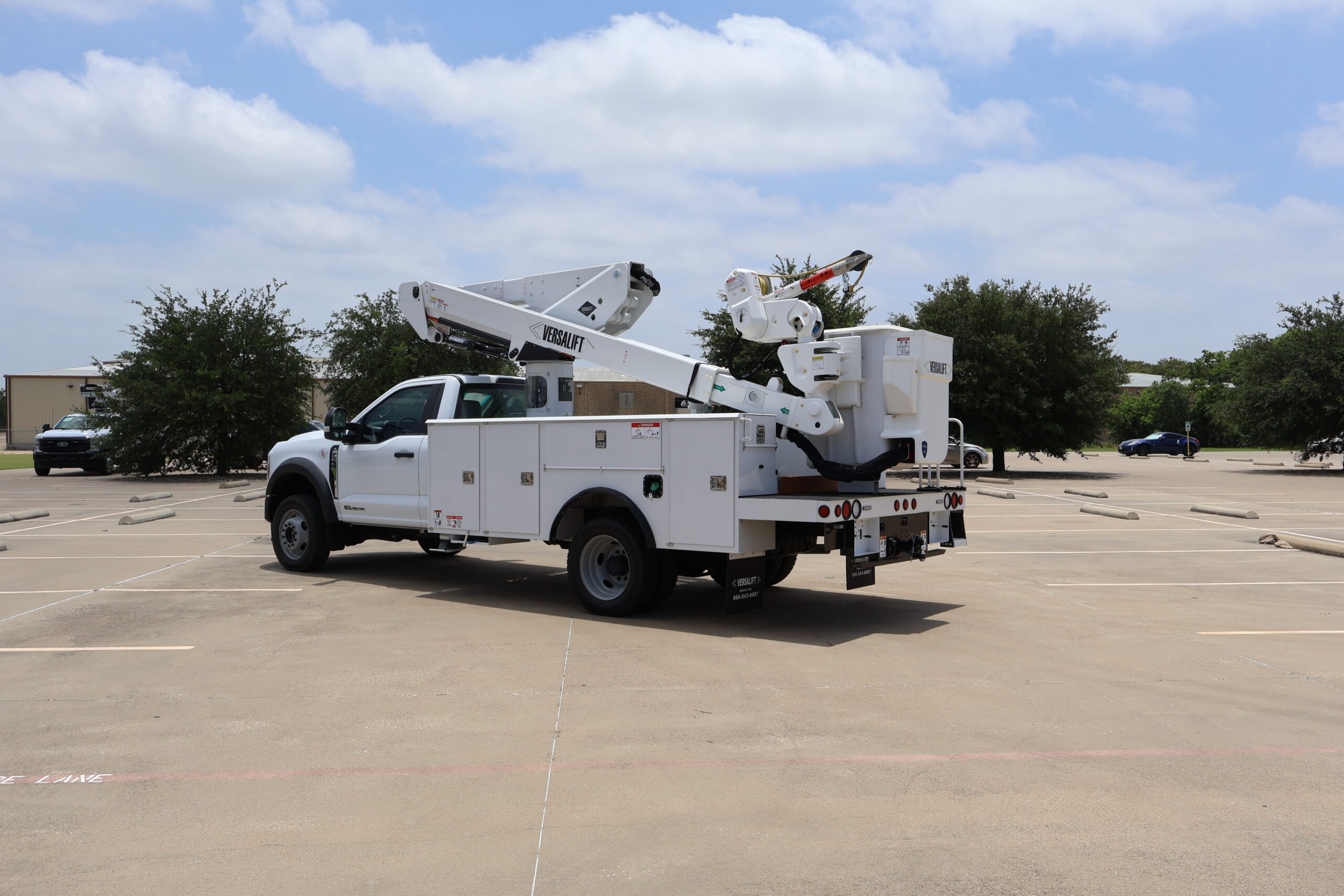 VST-40-MHI 3-Axis 2026 Ford F-550 4X4 Diesel - B&G STEEL (21)