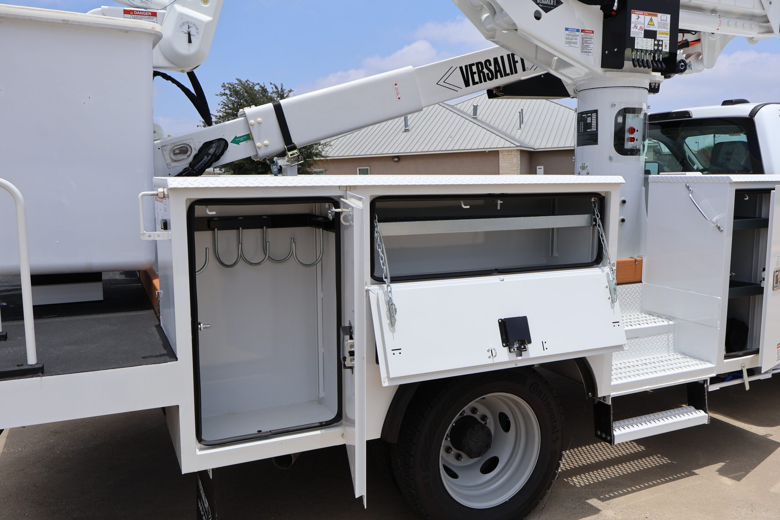 VST-40-MHI 3-Axis 2026 Ford F-550 4X4 Diesel - B&G STEEL (29)