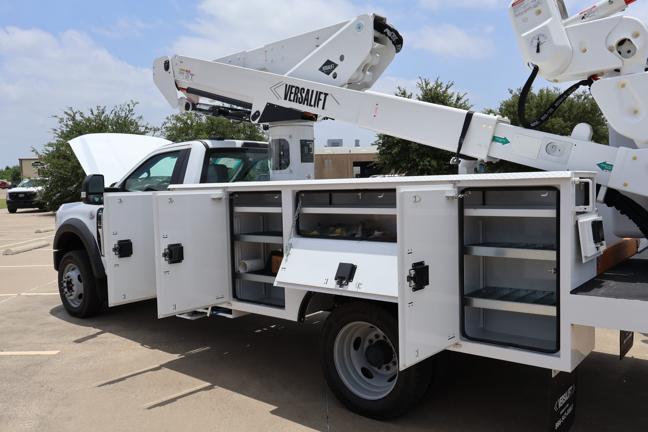 VST-40-MHI 3-Axis 2026 Ford F-550 4X4 Diesel - B&G STEEL (34)