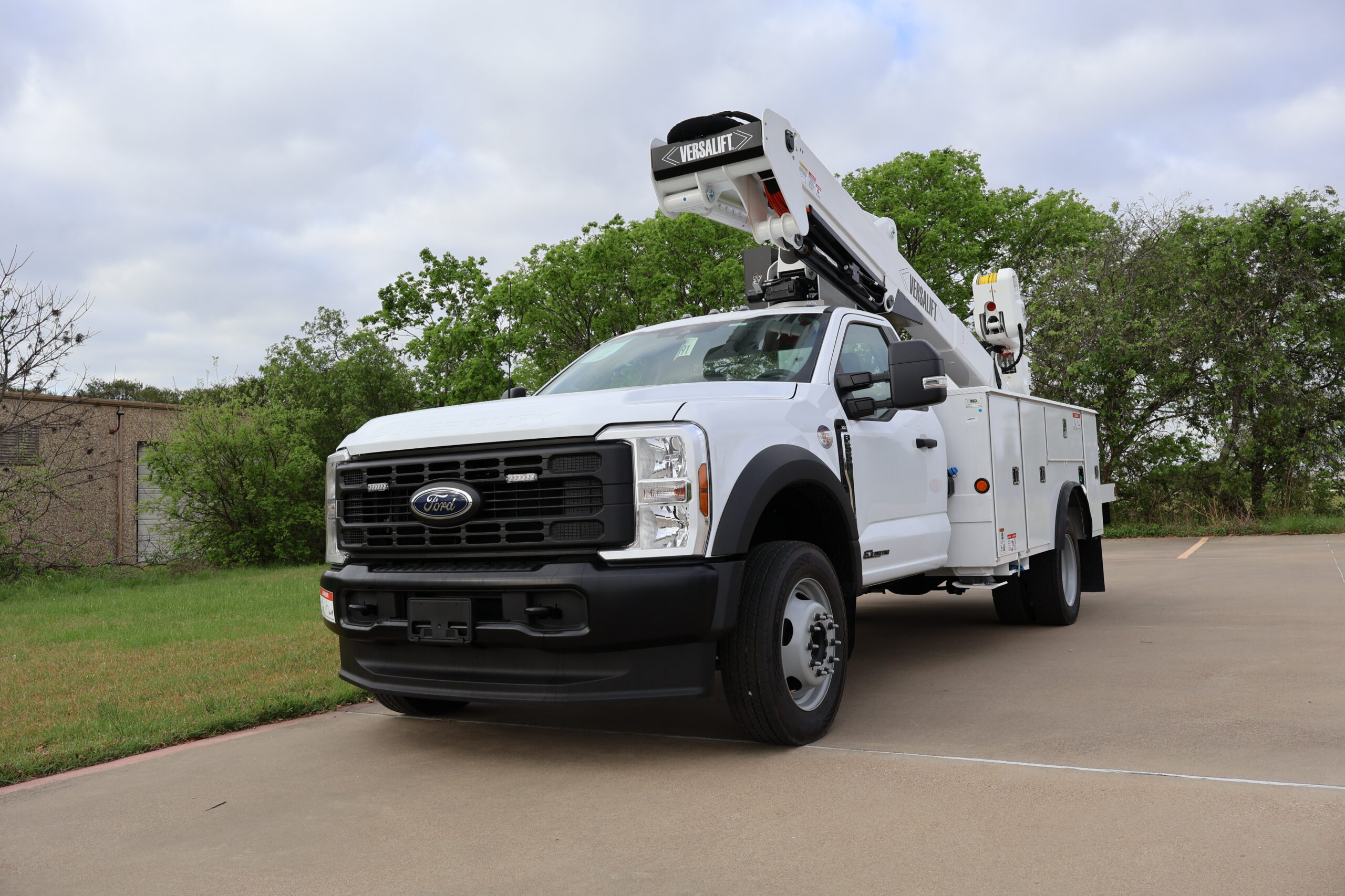 VST-40-MHI 3-Axis 2026 Ford F-550 4X4 Diesel - B&G STEEL (4)