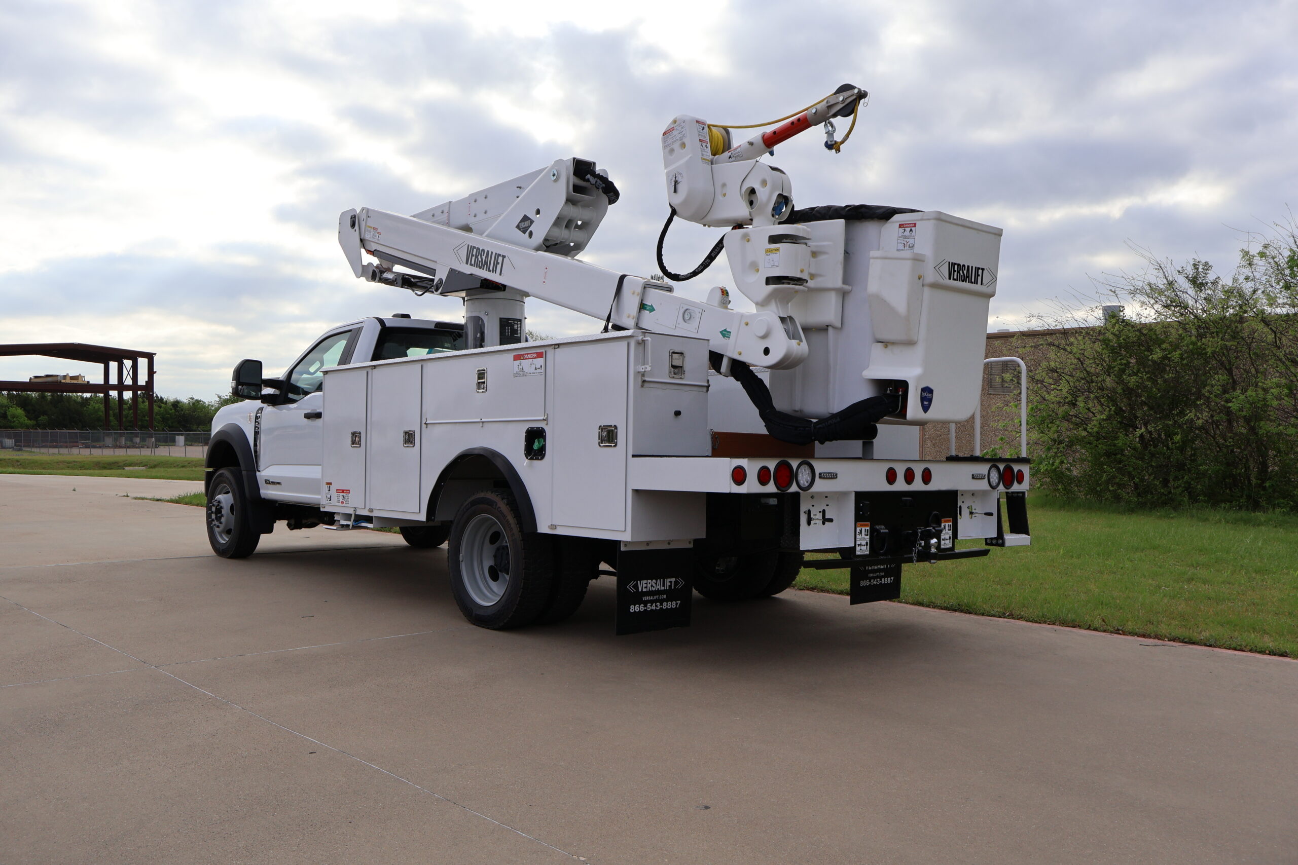 VST-40-MHI 3-Axis 2026 Ford F-550 4X4 Diesel - B&G STEEL (5)