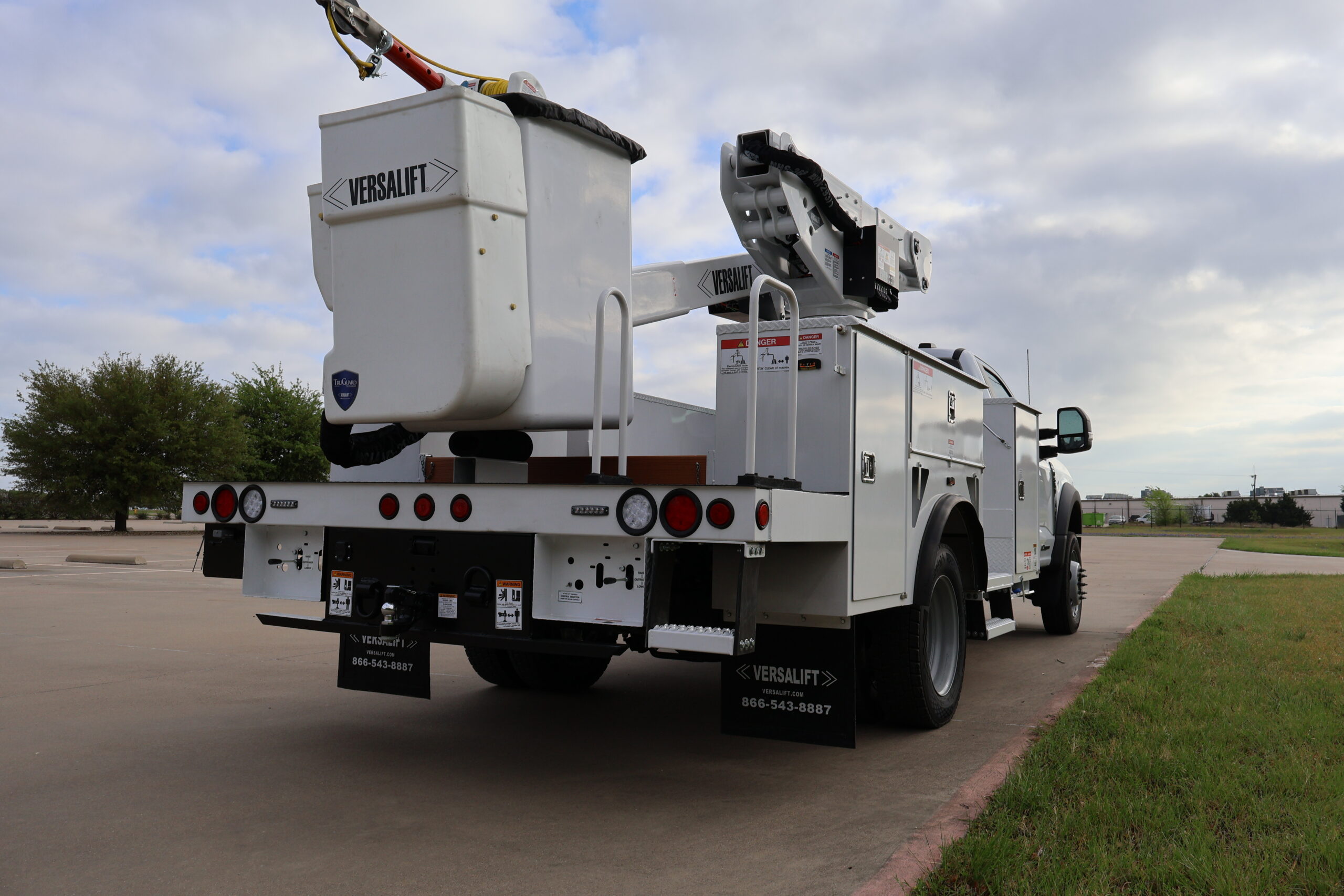VST-40-MHI 3-Axis 2026 Ford F-550 4X4 Diesel - B&G STEEL (8)