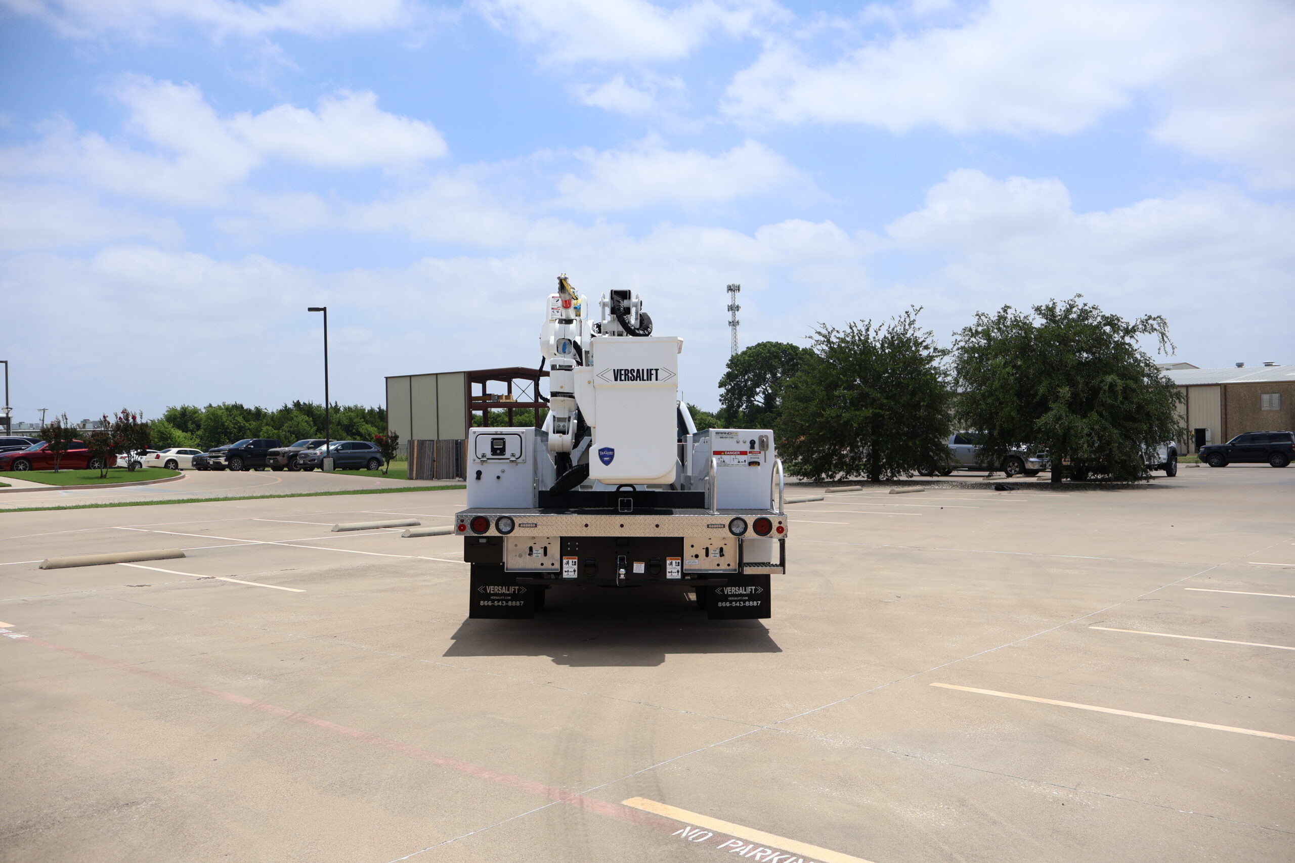 VST-40-MHI 4-AXIS 2026 Ford F-550 4X4 Brand FX - Versalift US
