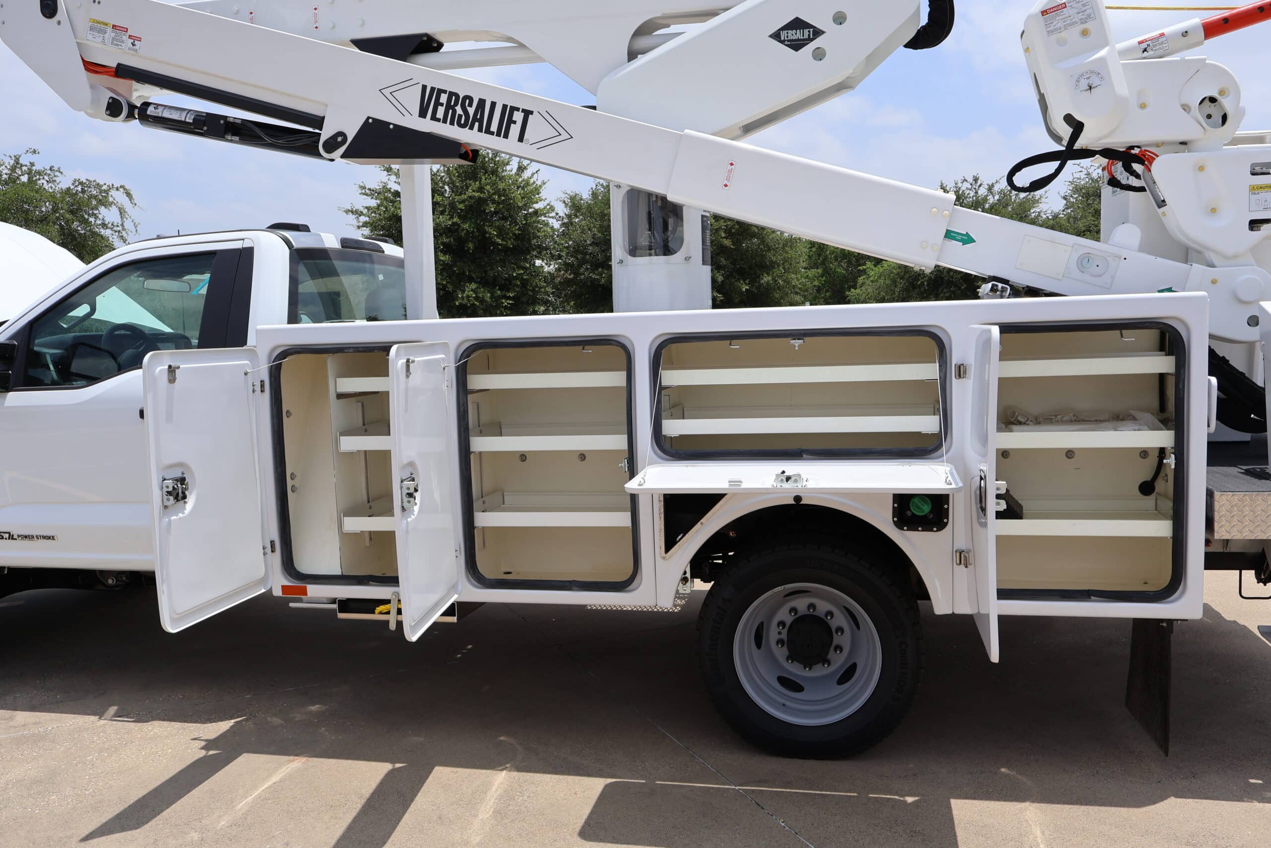 VST-47-MHI 3-Axis - 2026 Ford F550 4x4 Diesel - BFX Body (16)