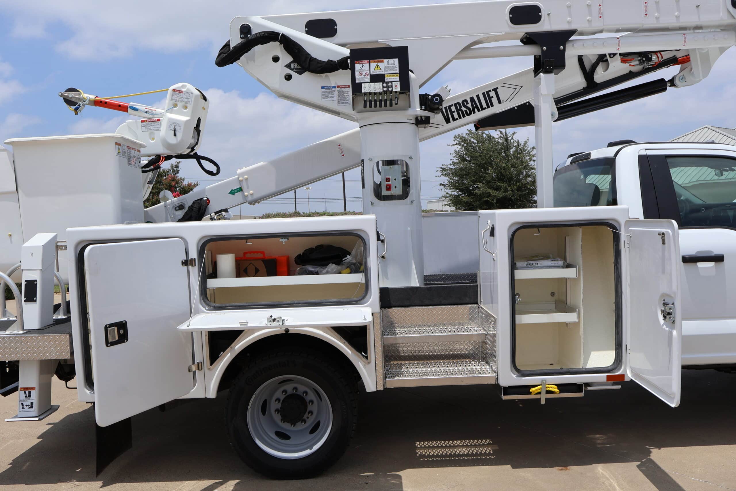VST-47-MHI 3-Axis - 2026 Ford F550 4x4 Diesel - BFX Body (23)