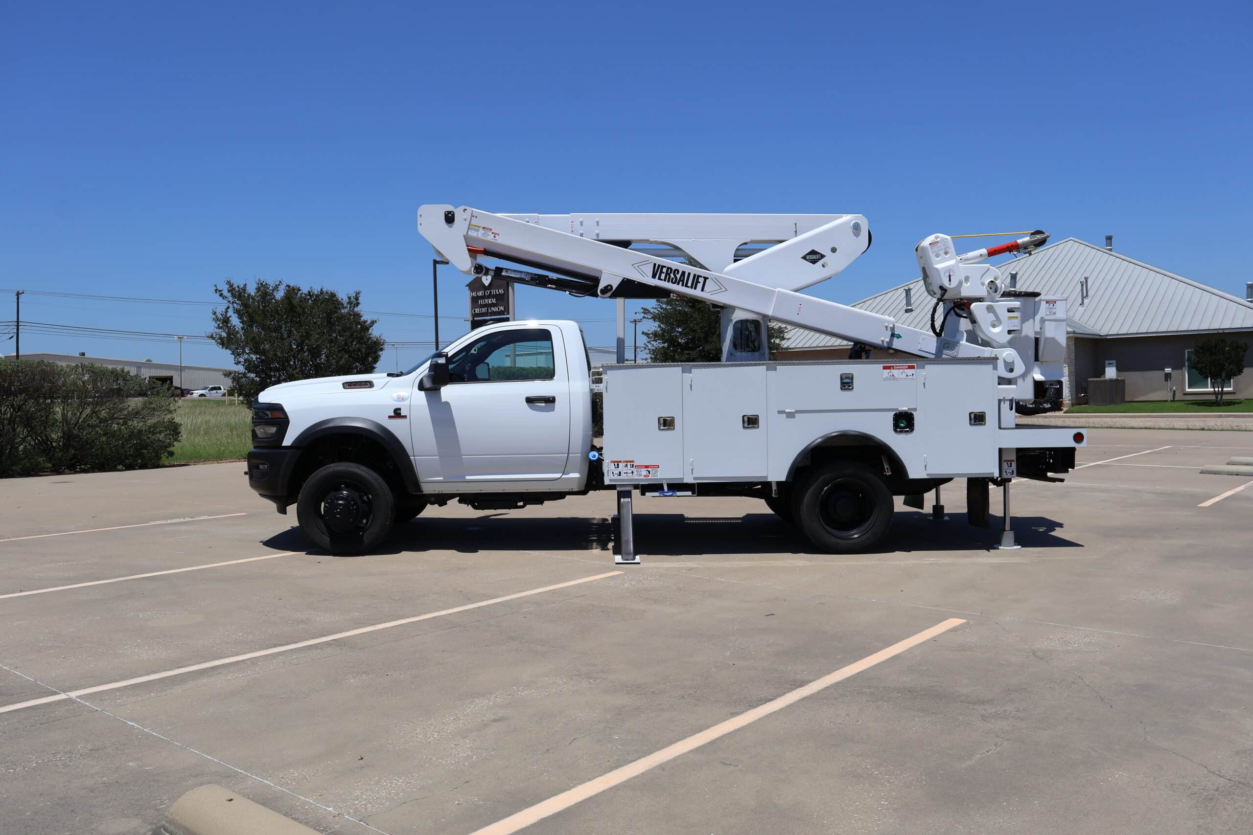 VST-47-MHI 4-Axis - 2026 Ram 5500 4x4 Diesel - STEEL LOGAN (14)