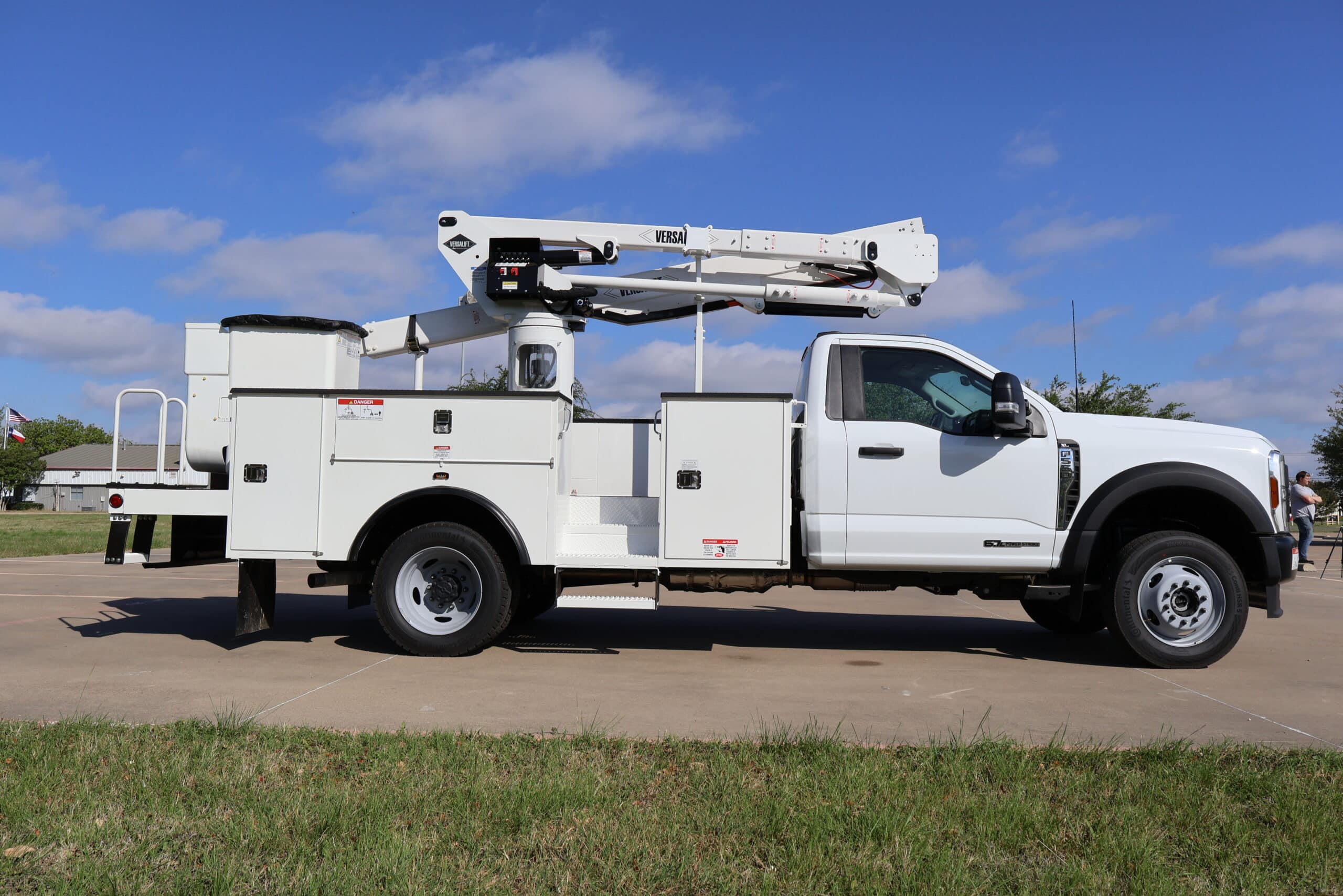 SST-40-EIH-4-Axis-2026-Ford-F-550-4X4-Diesel-STEEL-BODY-5-scaled-1.jpg