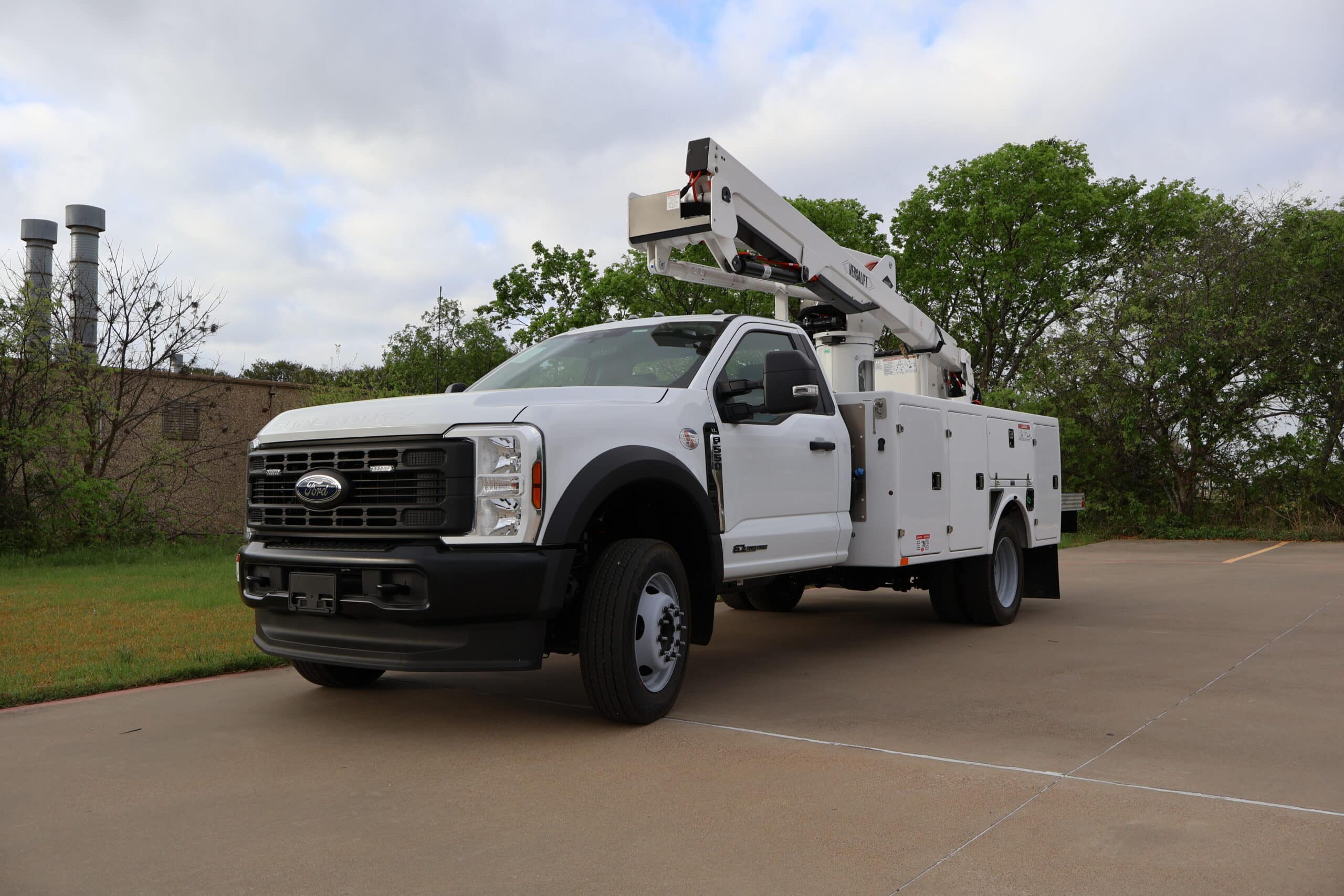 SST-40-EIH-4-Axis-2026-Ford-F500-Diesel-BFX-Body-scaled-1.jpg