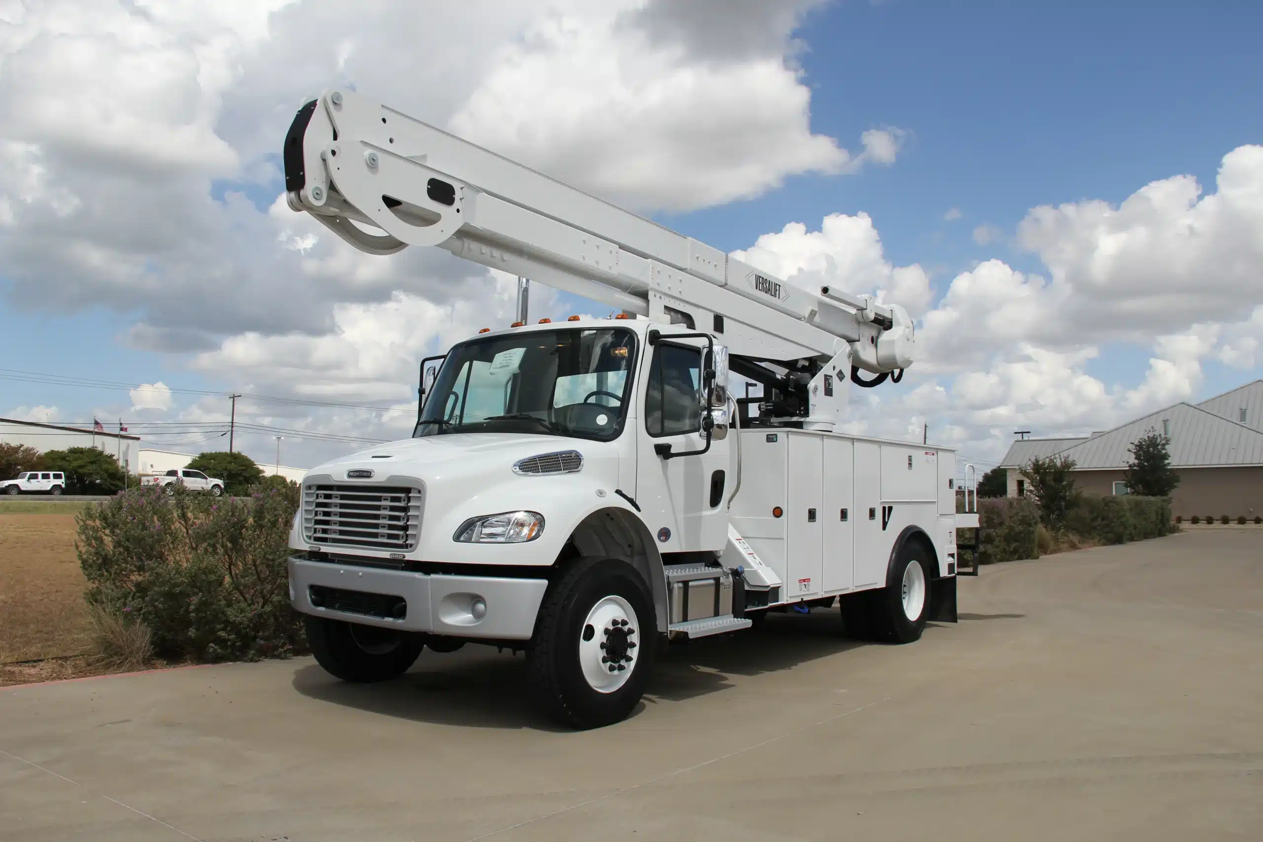 VN-555-MHI-WX190001-95-scaled-1.webp
