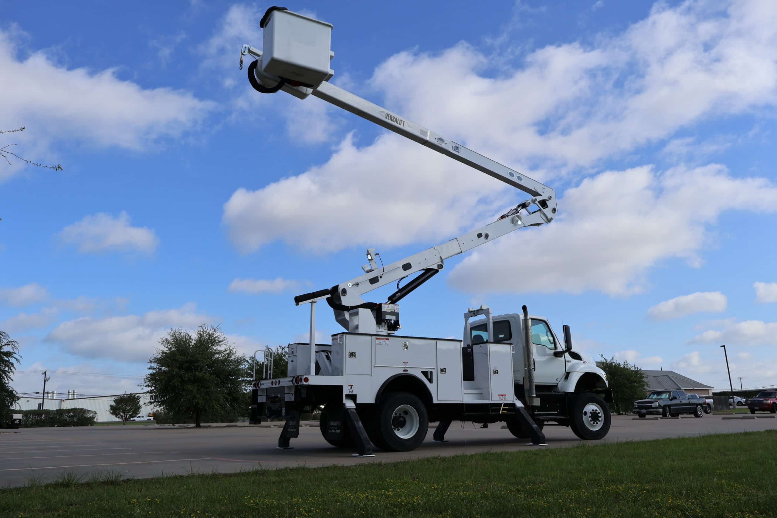 VO-455-MHI-2025-INTL-MV607-Steel-Body-5-scaled-1.jpg