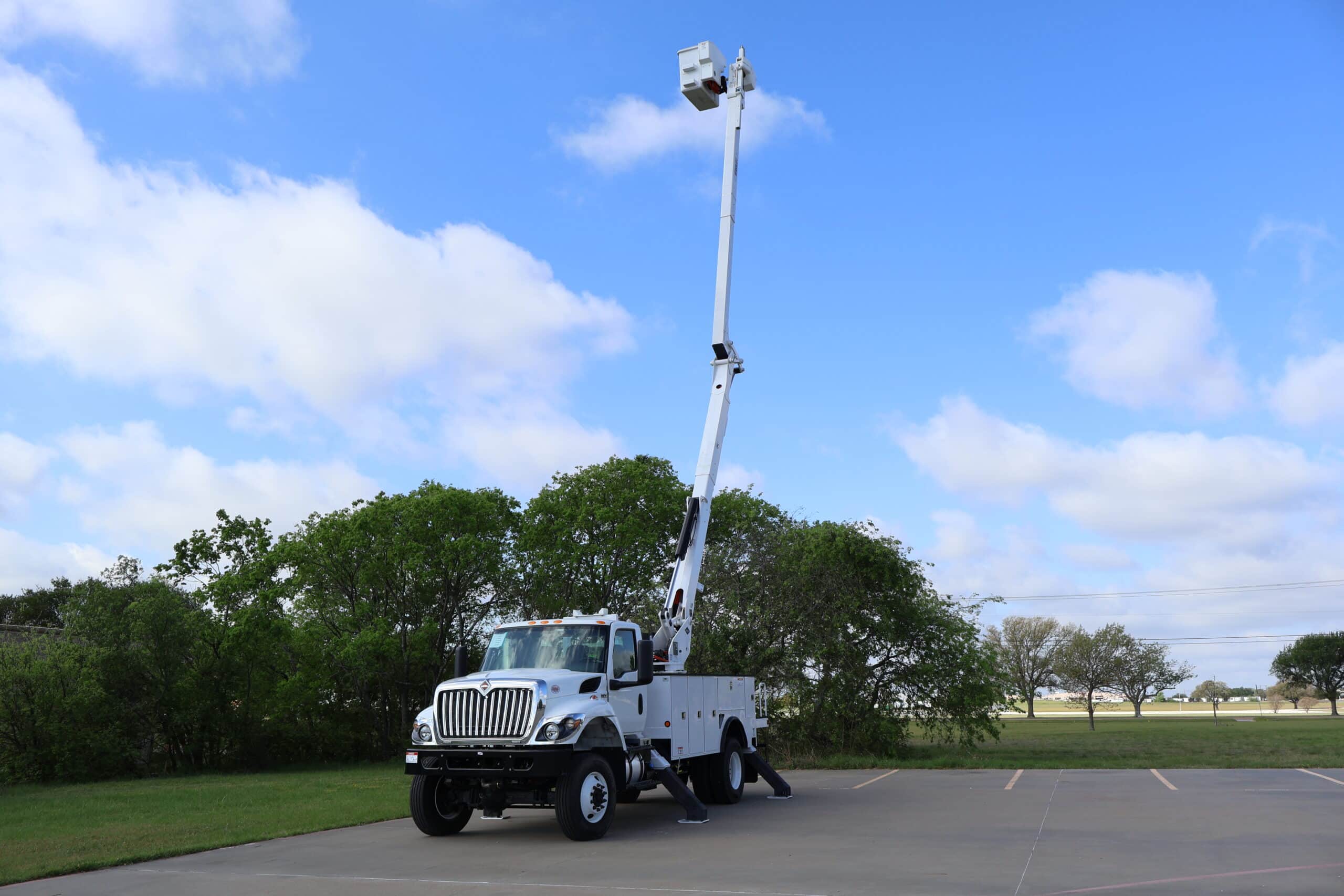 VO-455-MHI-2025-INTL-MV607-Steel-Body-6-scaled-1.jpg