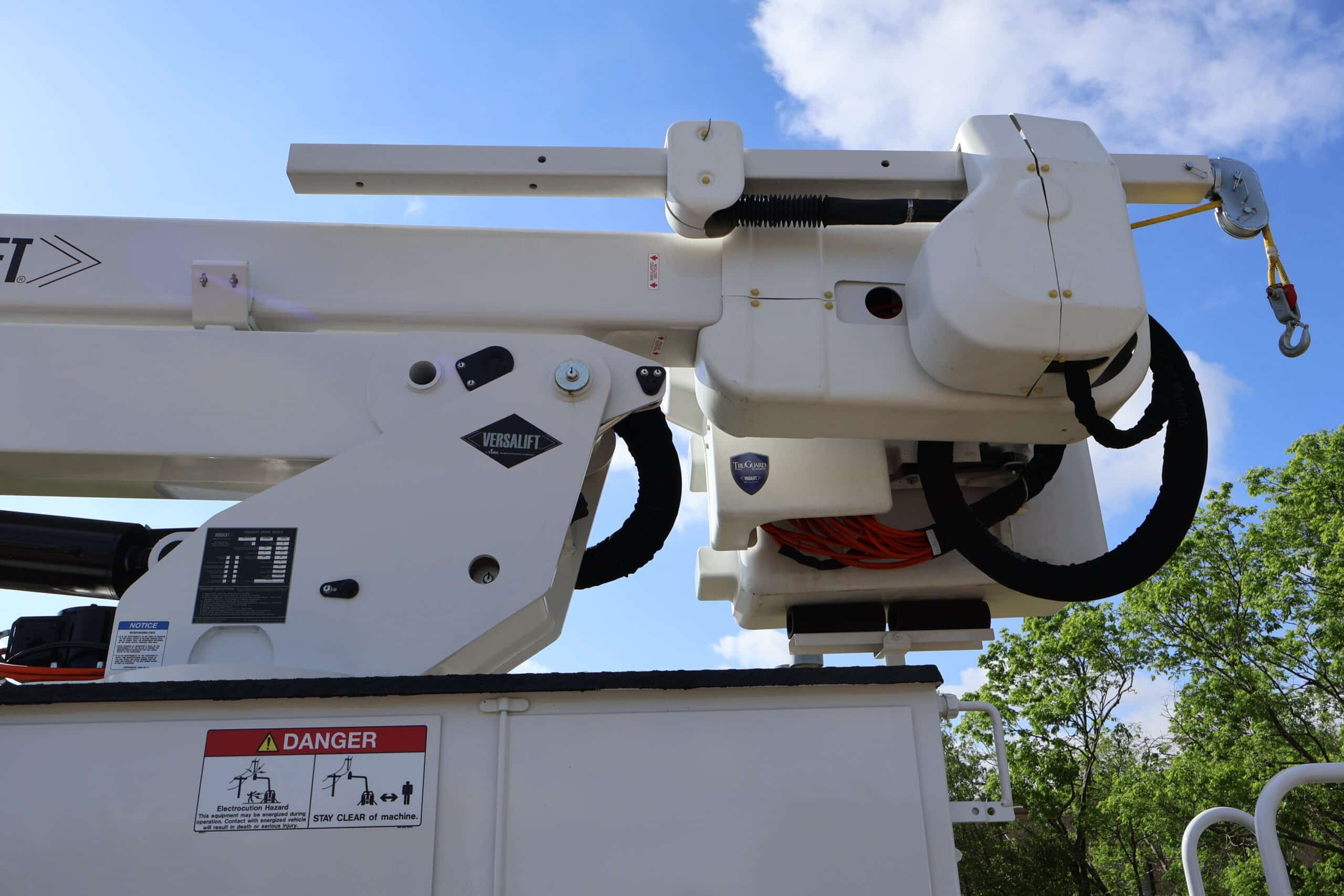 VO-455-MHI-2025-INTL-MV607-Steel-Body-9-scaled-1.jpg