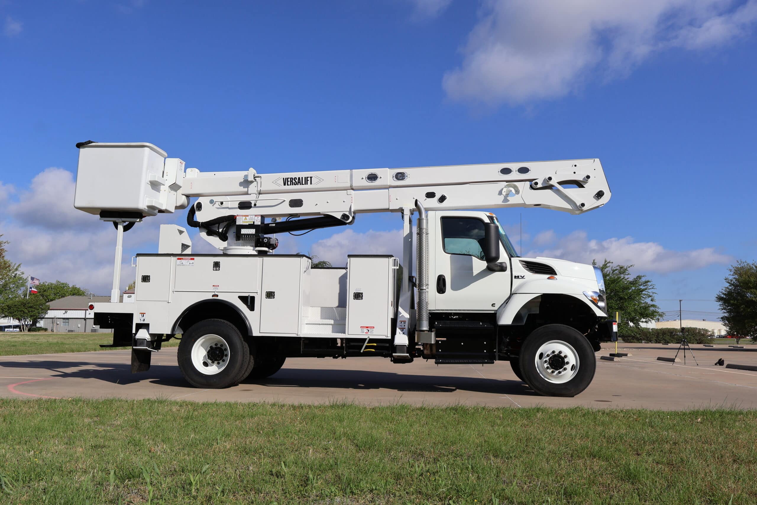 VO-455-MHI-2025-INTL-MV607-Steel-Body-scaled-1.jpg