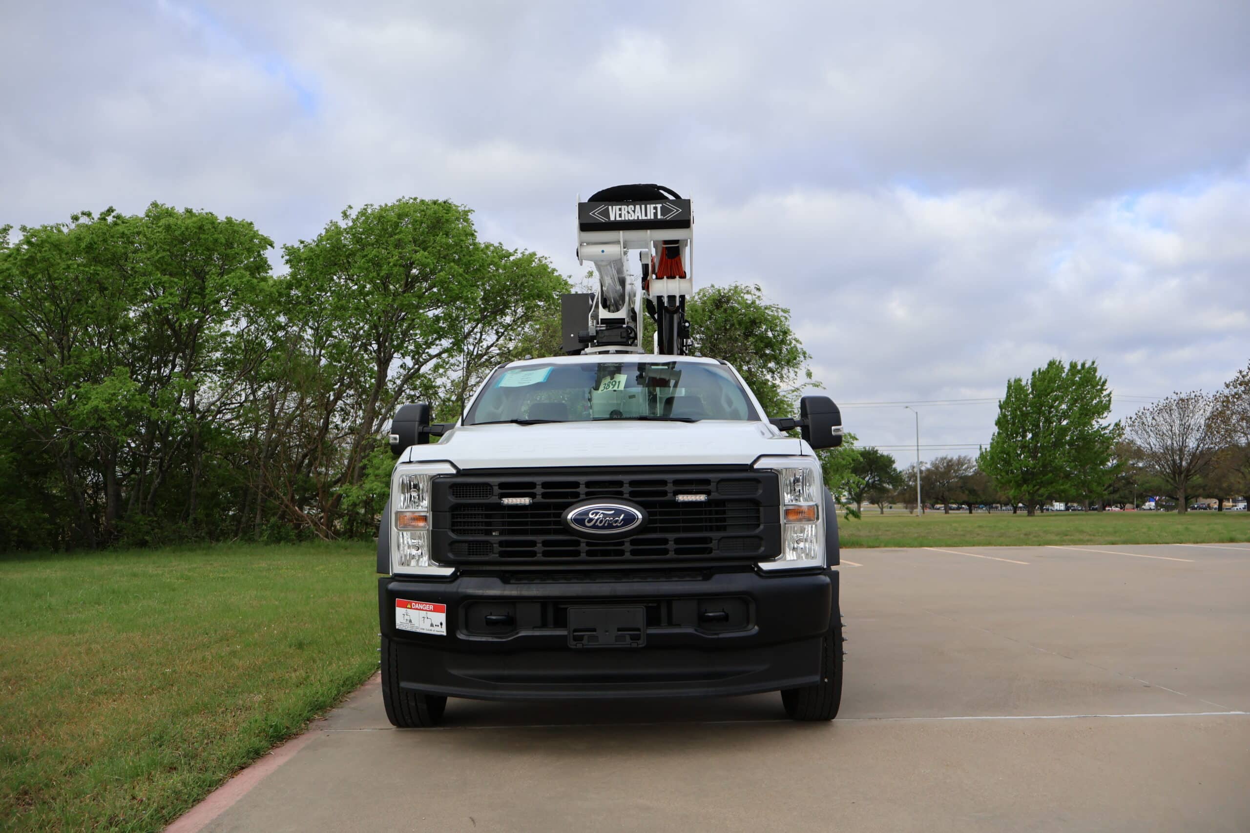 VST-40-MHI-3-Axis-2026-Ford-F-550-4X4-Diesel-STEEL-11-scaled-1.jpg