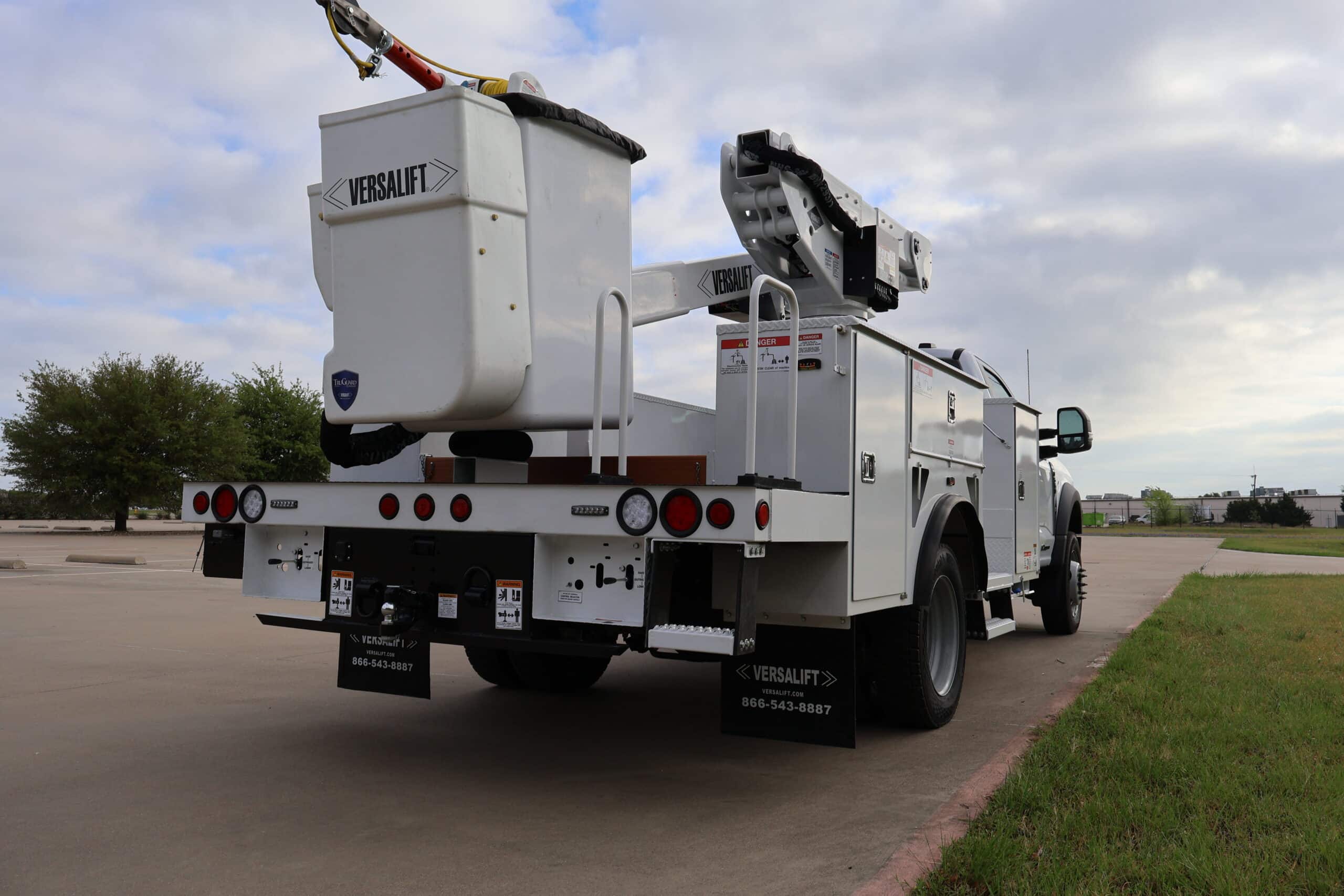 VST-40-MHI-3-Axis-2026-Ford-F-550-4X4-Diesel-STEEL-scaled-1.jpg