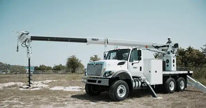 digger-derrick-versalift-hero_top.webp