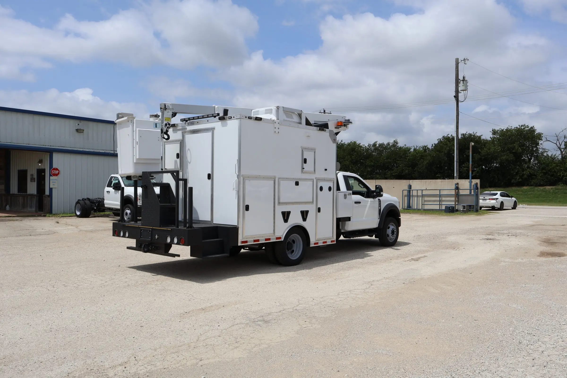 VANTEL-29-NE Splicing 2026 Ford F-550 4×4 Mobile Tech