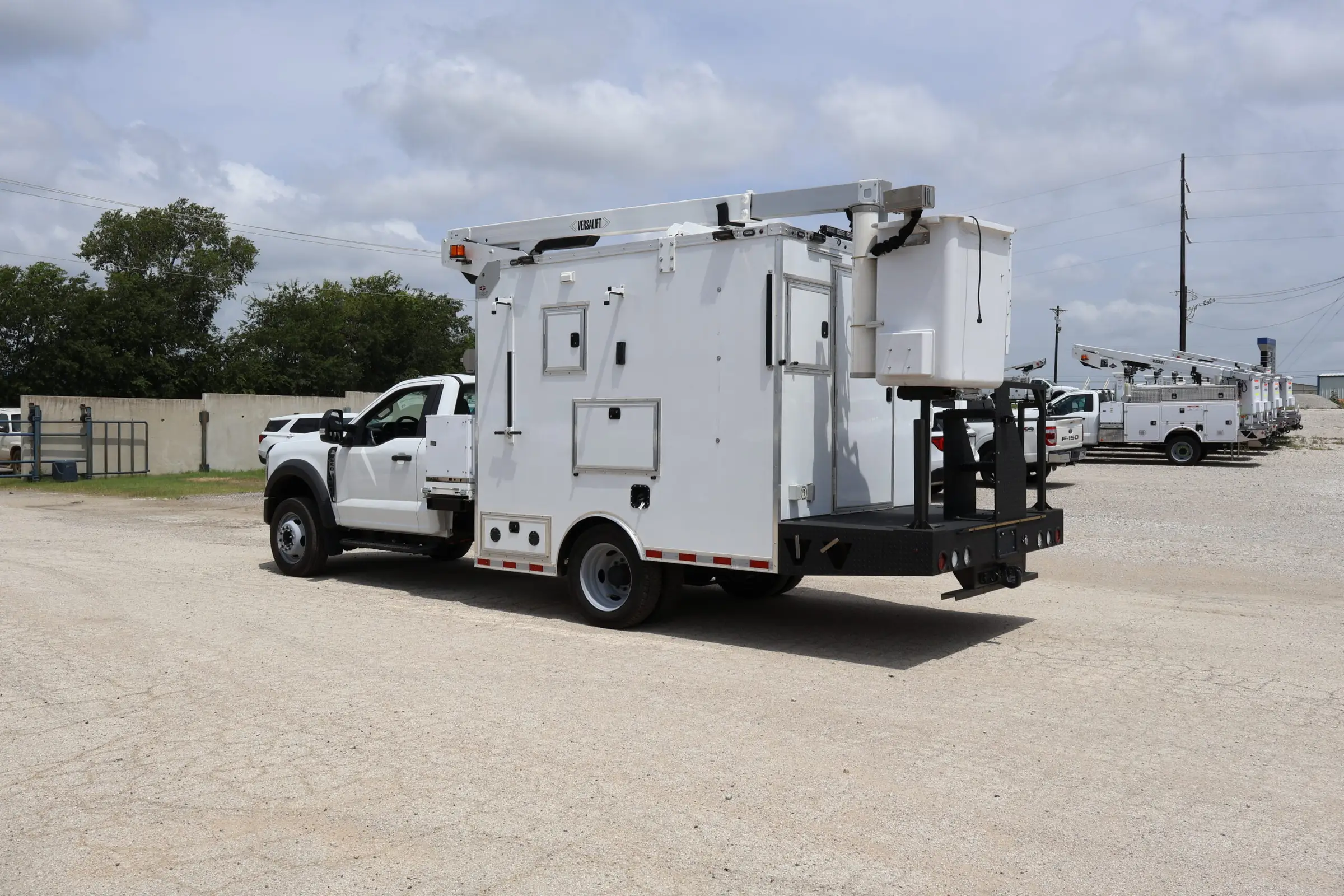 VANTEL-29-NE Splicing 2026 Ford F-550 4×4 Mobile Tech