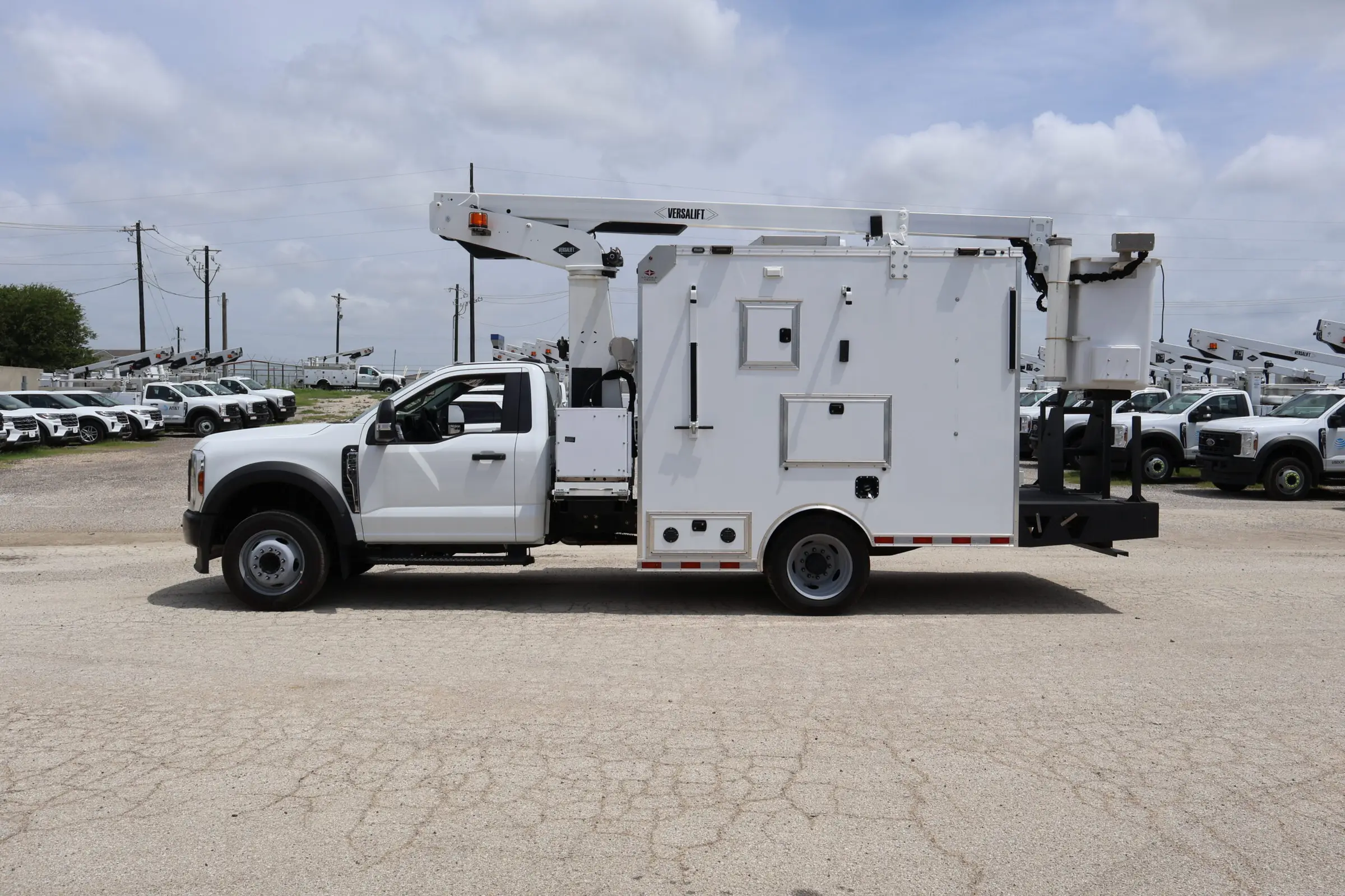 VANTEL-29-NE Splicing 2026 Ford F-550 4×4 Mobile Tech