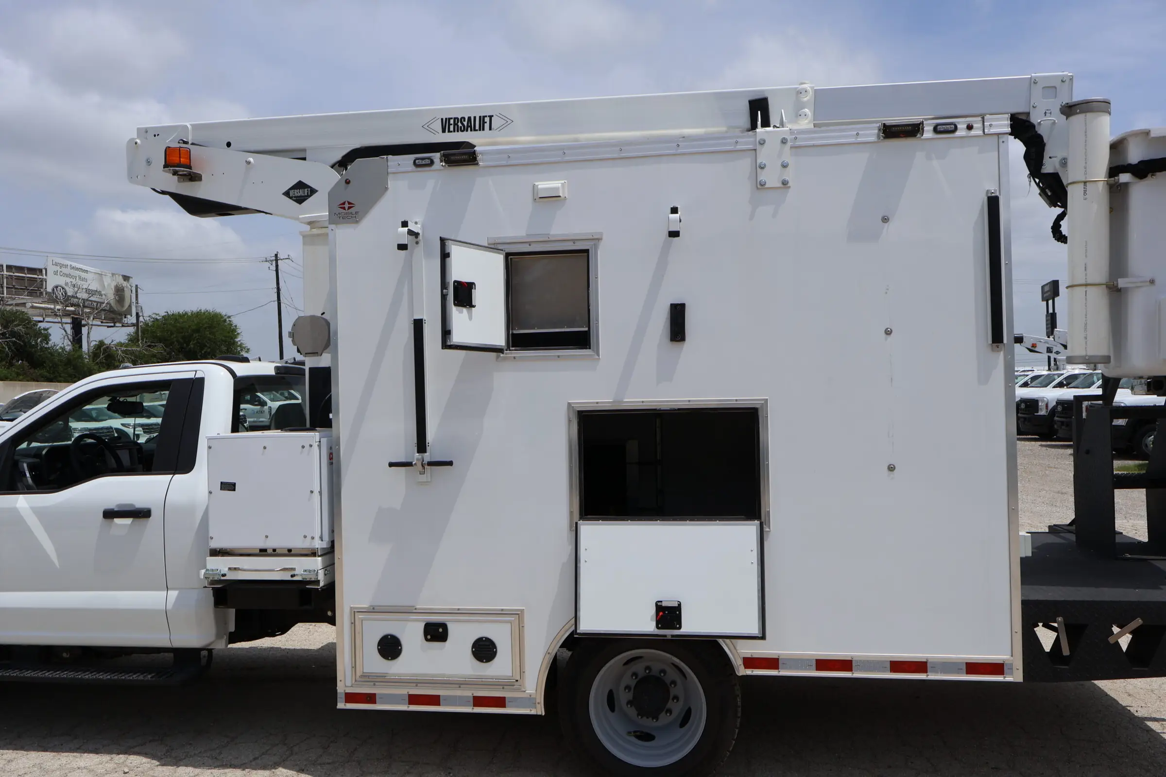 VANTEL-29-NE Splicing 2026 Ford F-550 4×4 Mobile Tech