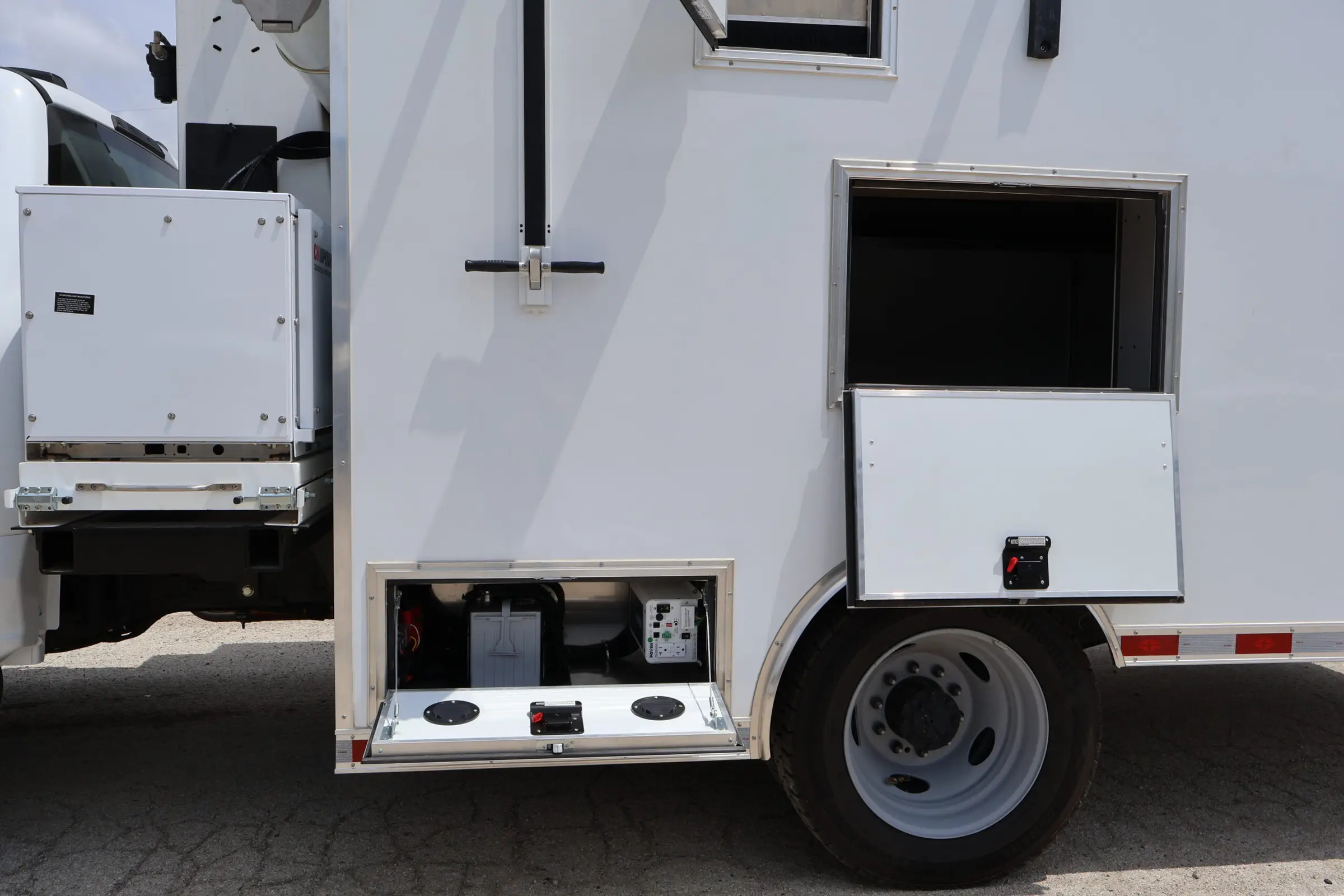 VANTEL-29-NE Splicing 2026 Ford F-550 4×4 Mobile Tech