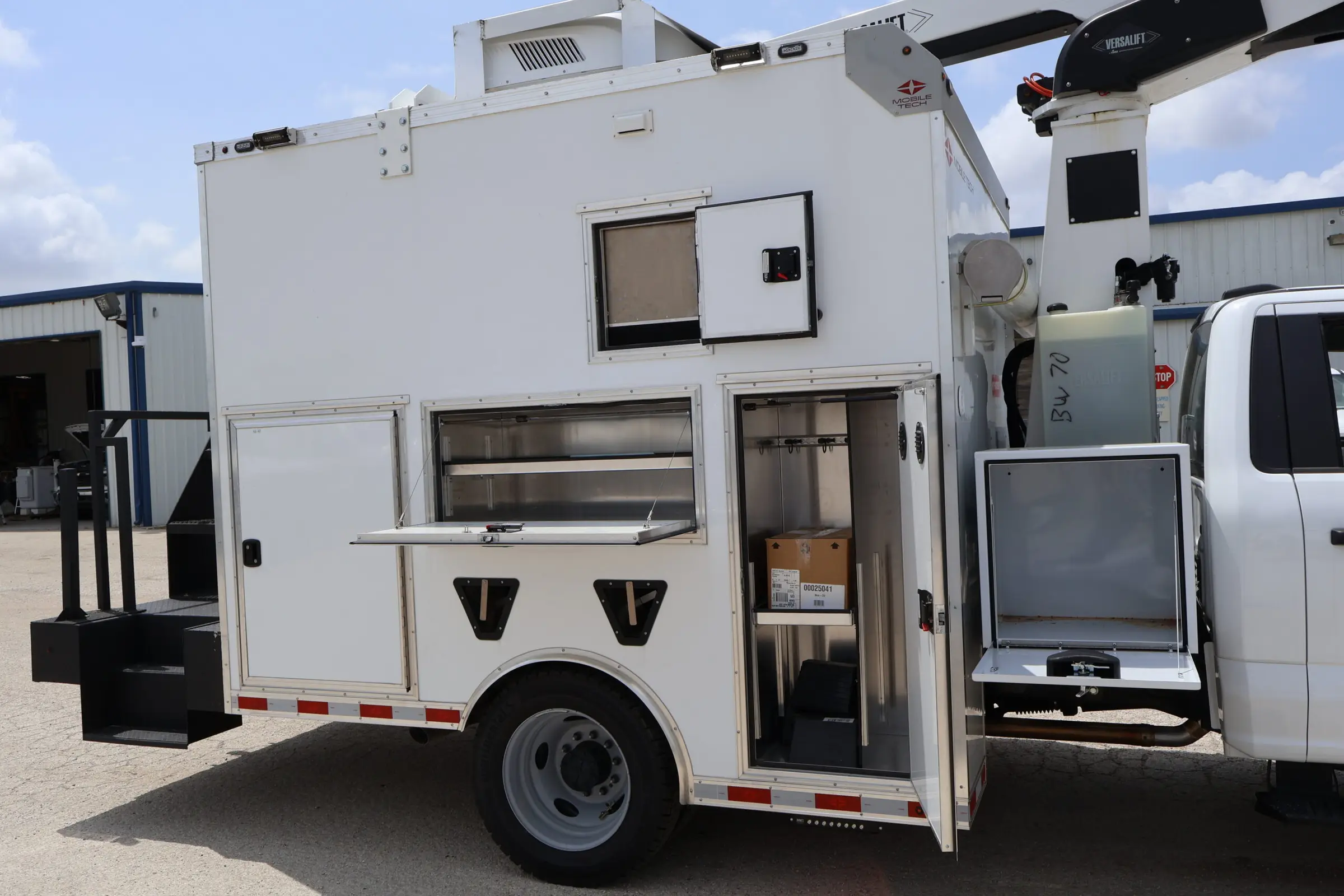 VANTEL-29-NE Splicing 2026 Ford F-550 4×4 Mobile Tech