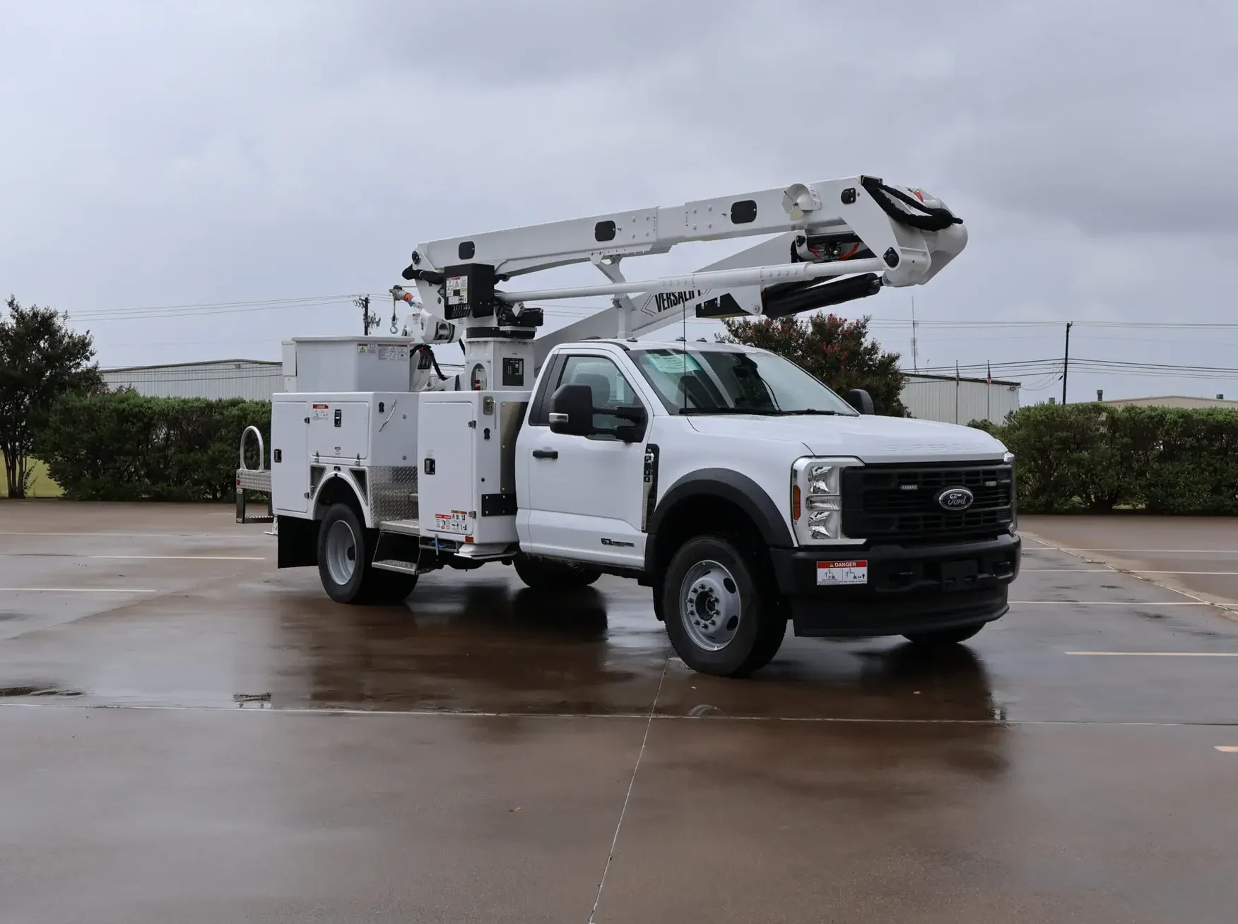 VST-55-HDI  48 in. Platform 3-Axis 2026 Ford F-600 4x4 Diesel - BFX Body