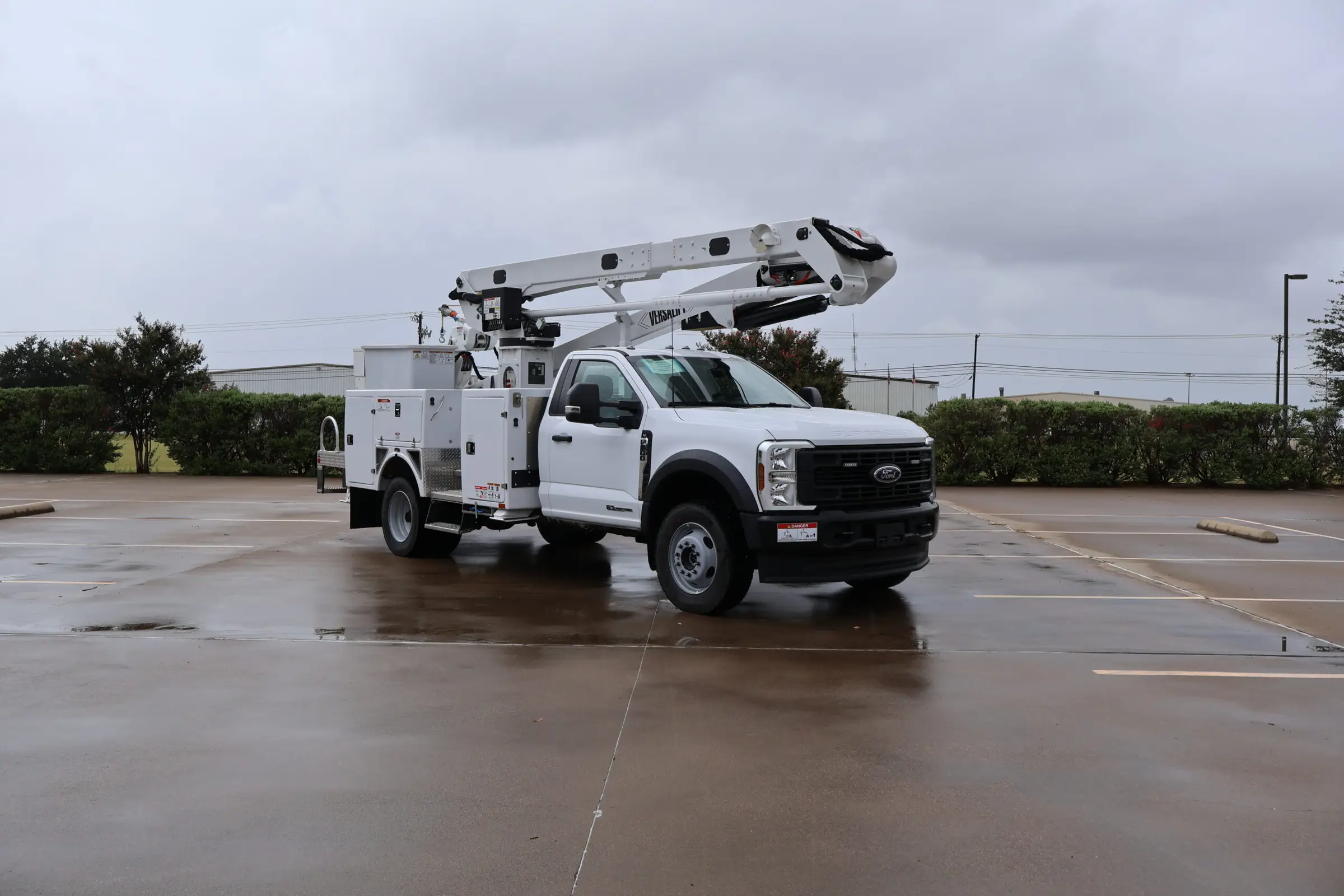 VST-55-HDI 48 in. Platform 3-Axis 2026 Ford F-600 4x4 Diesel - BFX Body