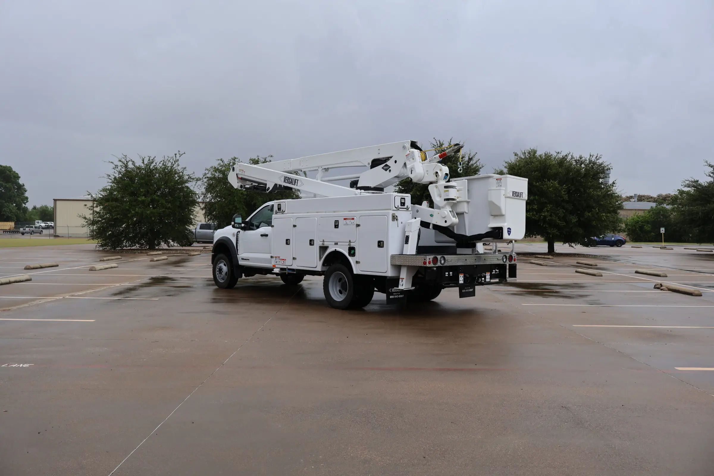 VST-55-HDI 48 in. Platform 3-Axis 2026 Ford F-600 4x4 Diesel - BFX Body