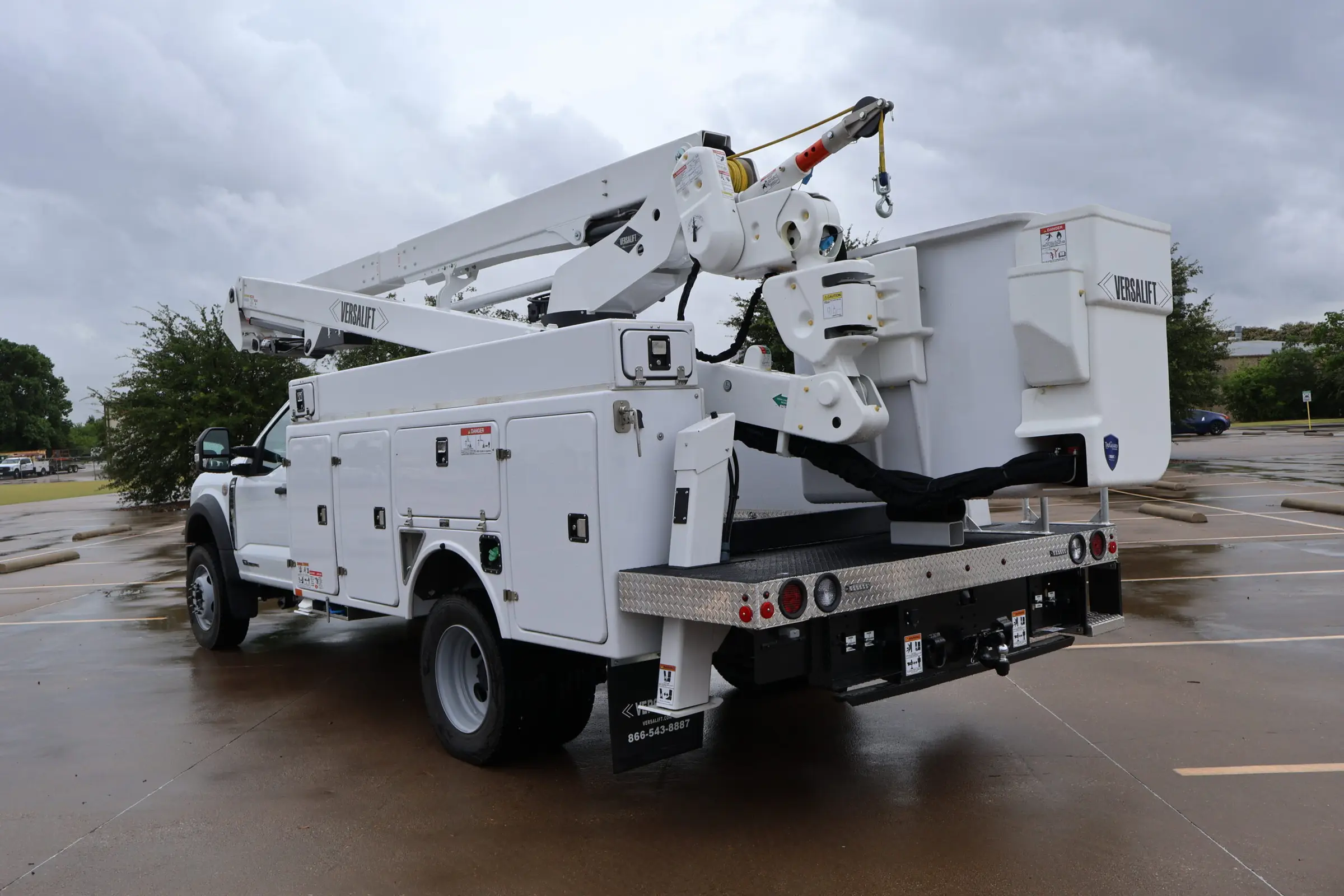 VST-55-HDI  48 in. Platform 3-Axis 2026 Ford F-600 4x4 Diesel - BFX Body